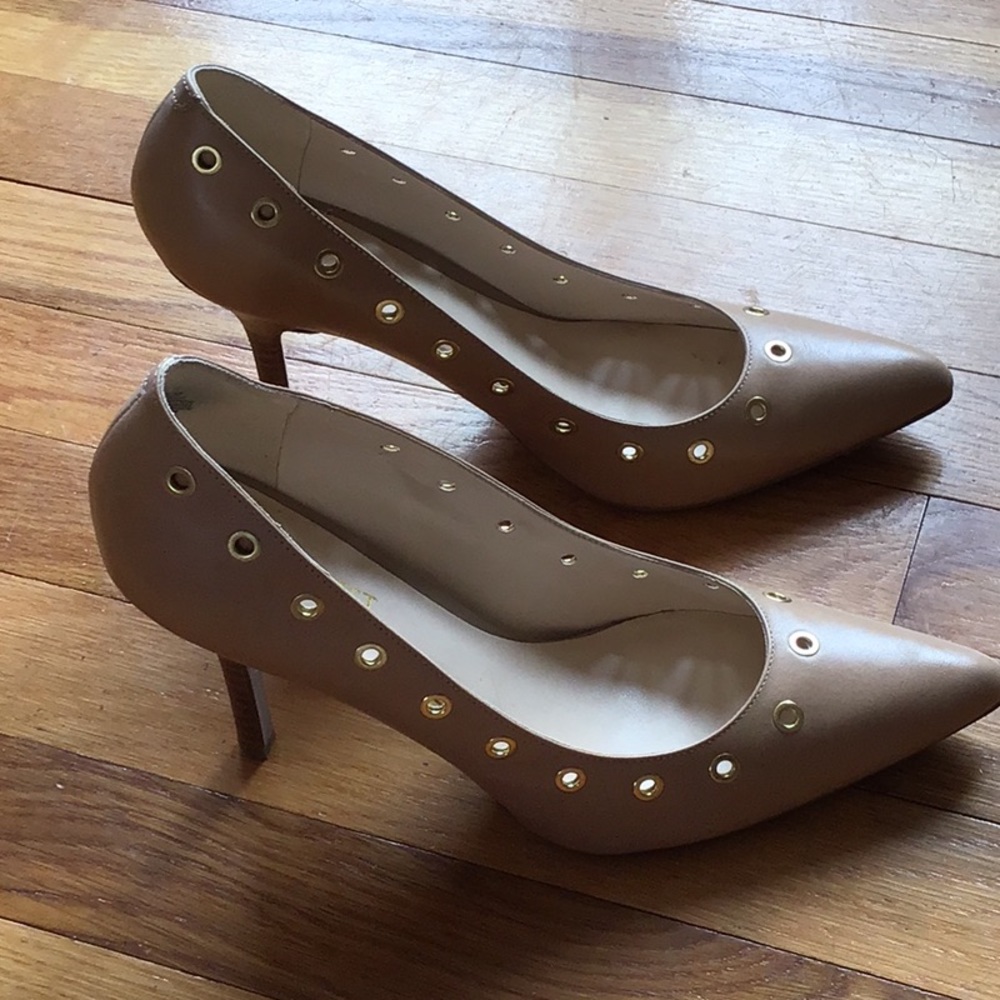 Heels - Picture 2 of 6